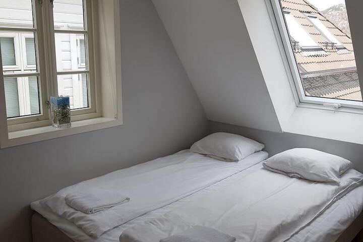Room 13 of 50