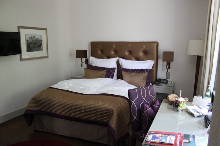 Room 3 of 45