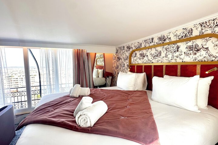 Room 14 of 28