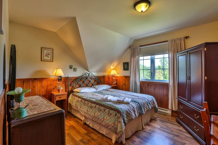 Room 4 of 14