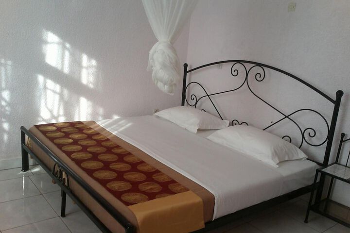 Room 12 of 40
