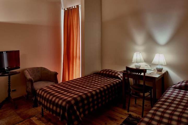 Room 3 of 18
