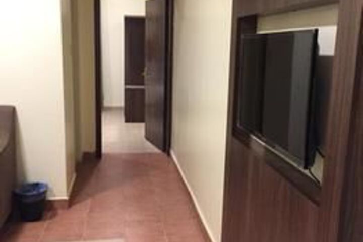 Room 18 of 25