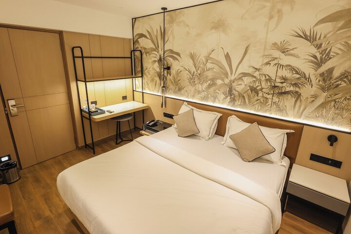Room 13 of 44