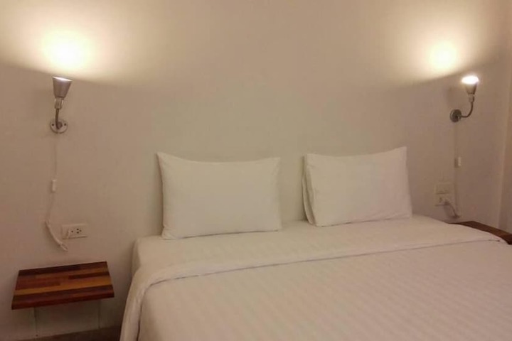 Room 11 of 46
