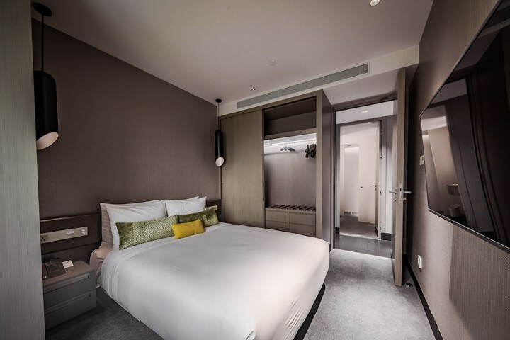 Room 15 of 168