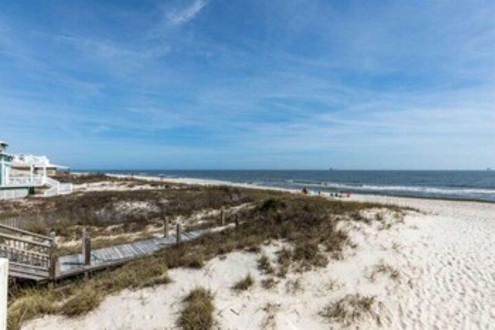 Beach 23 of 77