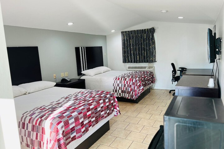 Room 10 of 17
