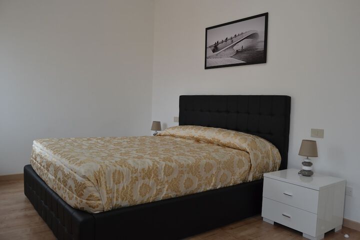 Room 4 of 43