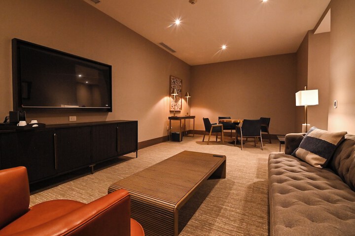Room 29 of 73