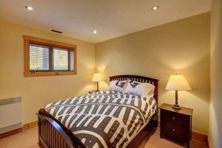 Room 8 of 22