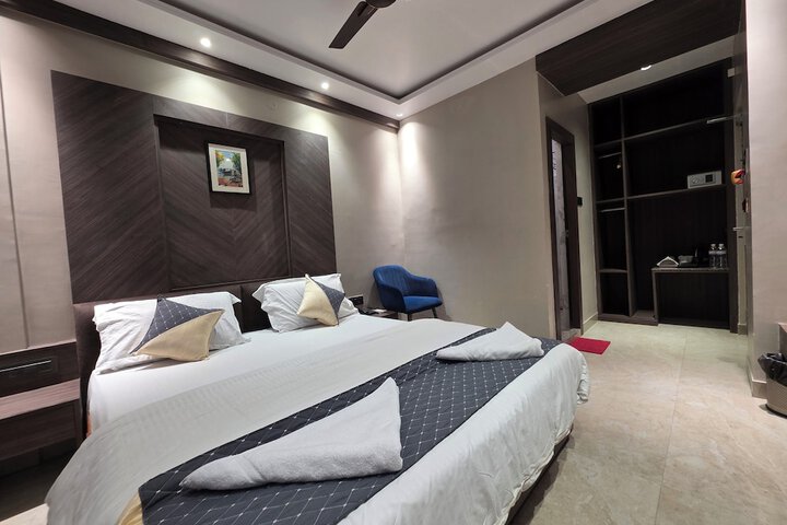 Room 3 of 61