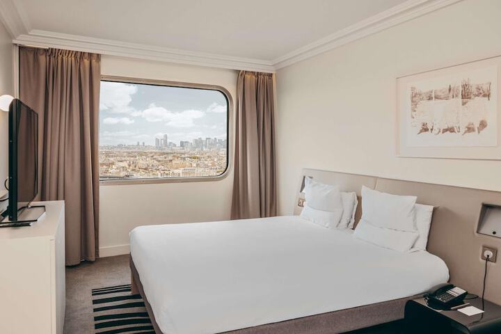 Room 17 of 120