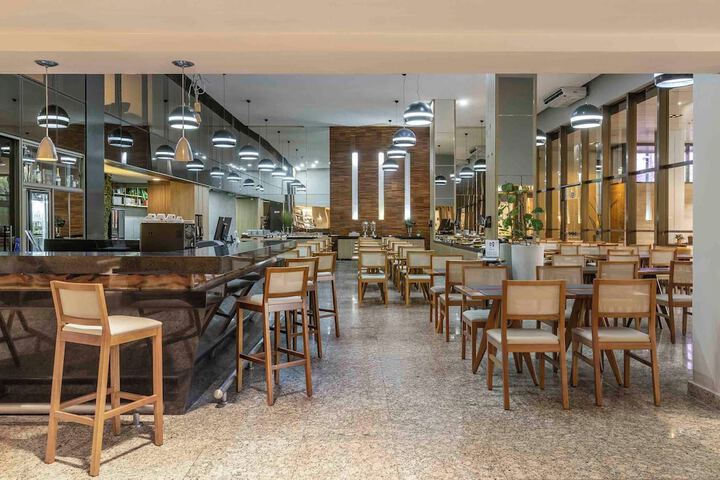 Dining 116 of 156
