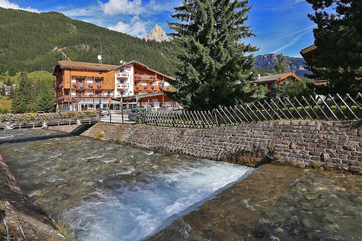 Hotel Chalet Alaska
