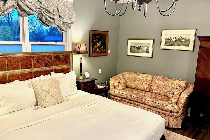 Room 26 of 81
