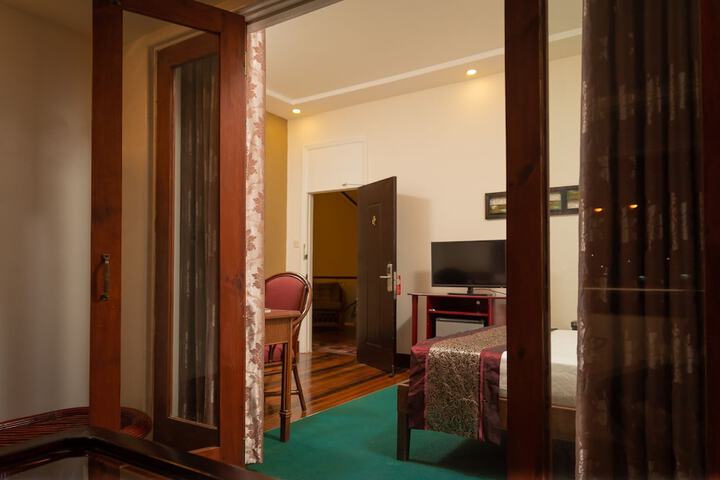 Room 47 of 87