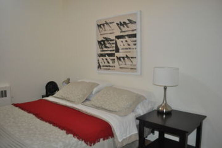Room 4 of 12
