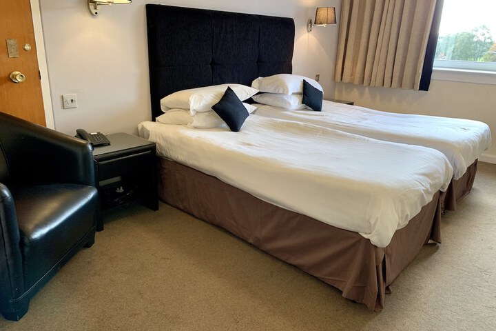 Room 19 of 105