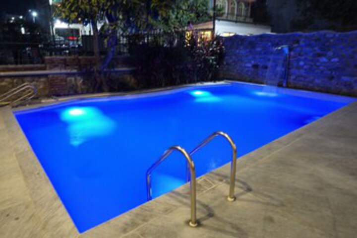 Pool 19 of 19