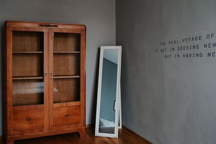 Room 27 of 63