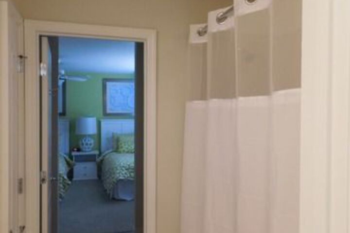 Room 25 of 48