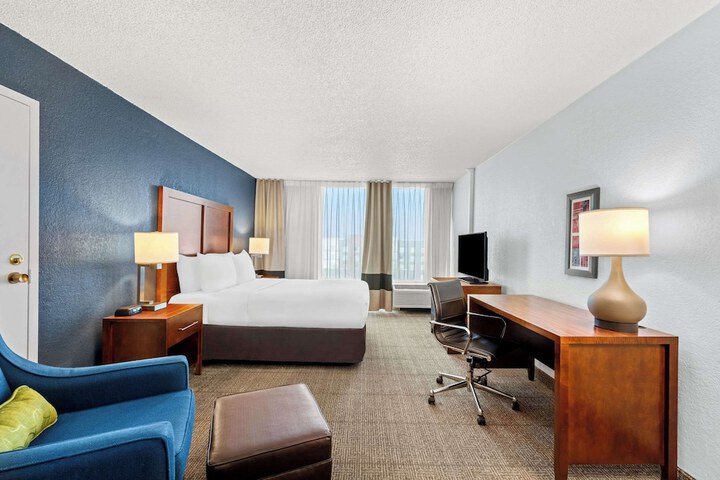2 Queen Beds Accessible (8 of 10)