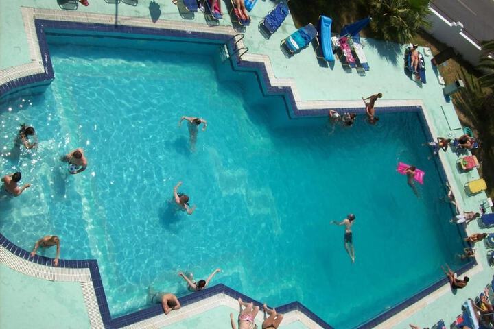 Pool 20 of 40