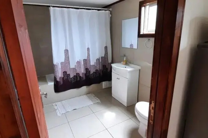 Room 9 of 16