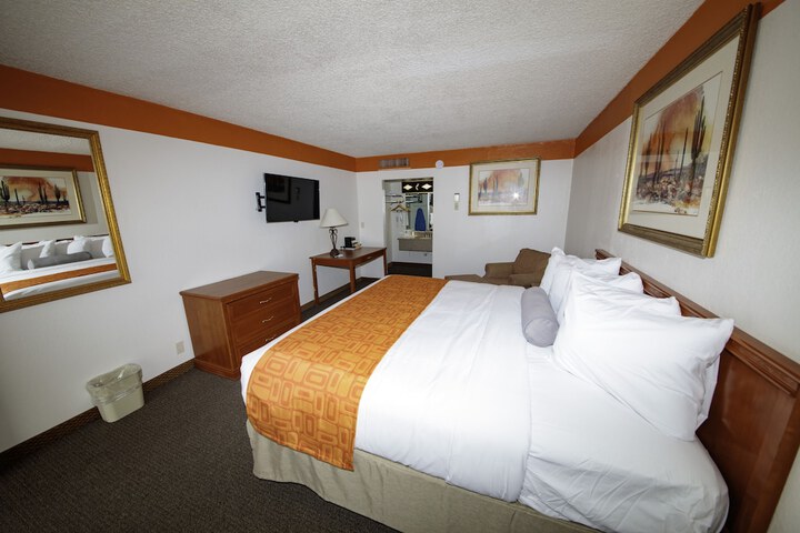 Room 10 of 30