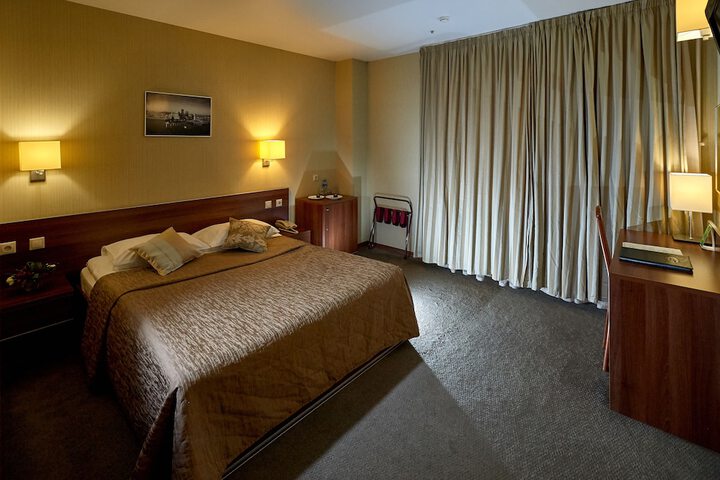 Room 30 of 77
