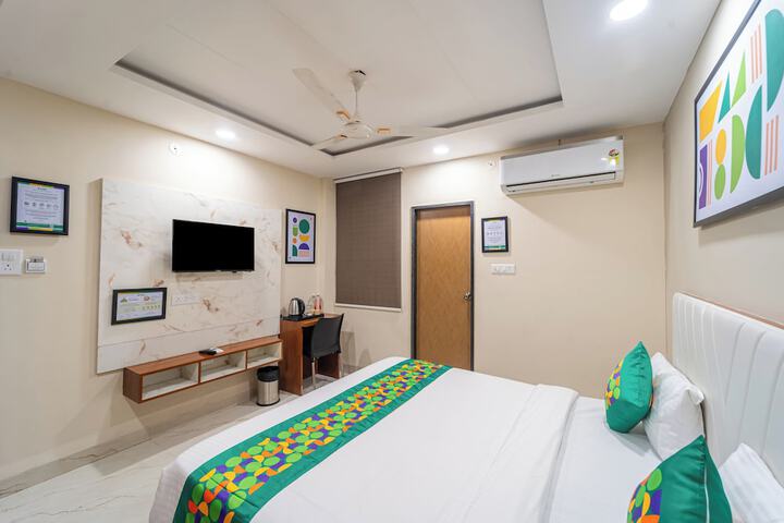 Room 9 of 37
