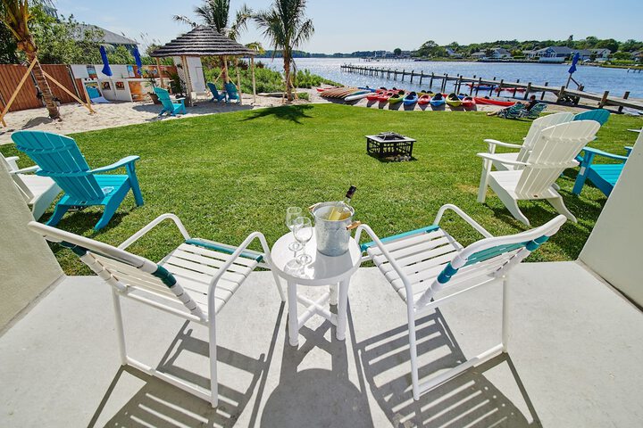 2 Double Beds Poolside (6 of 7)