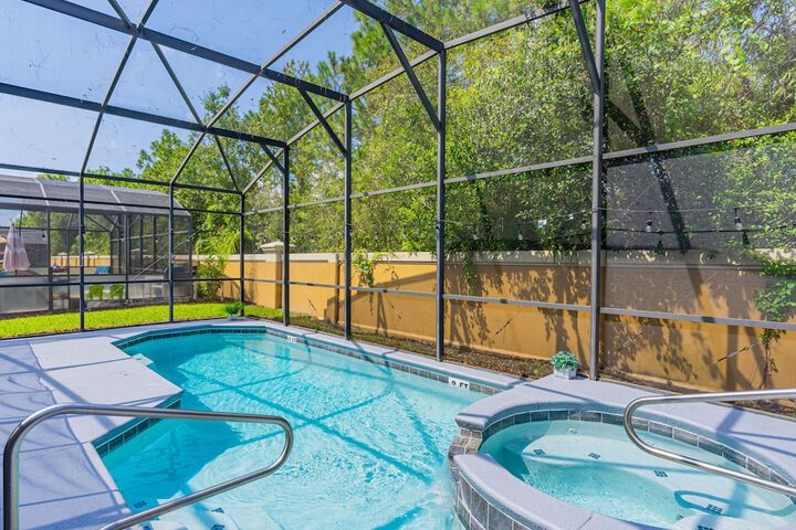 Pool 24 of 32