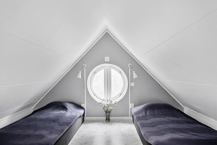 Room 32 of 117