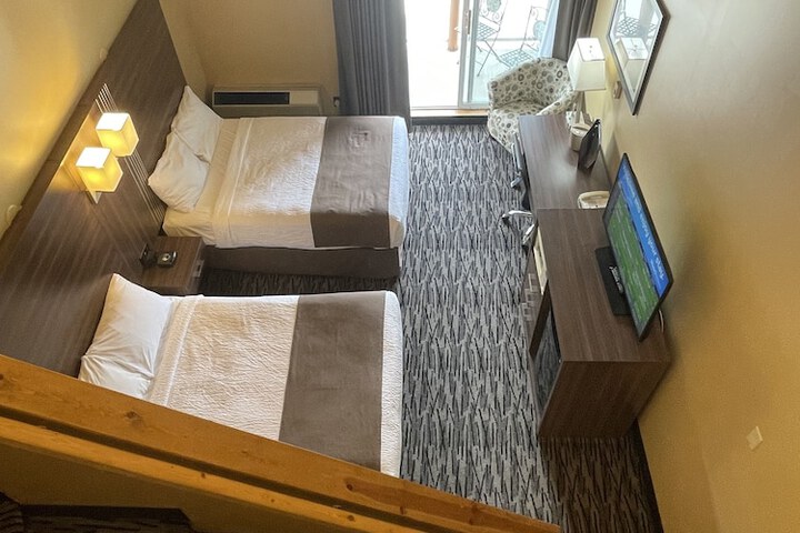 Room 10 of 112