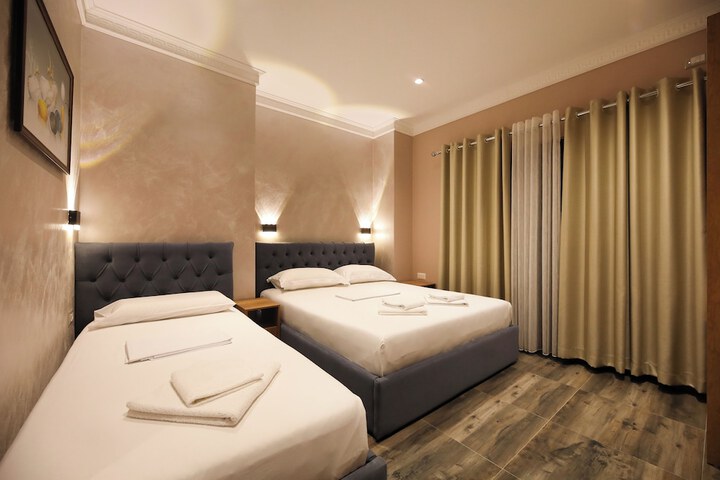 Room 49 of 99