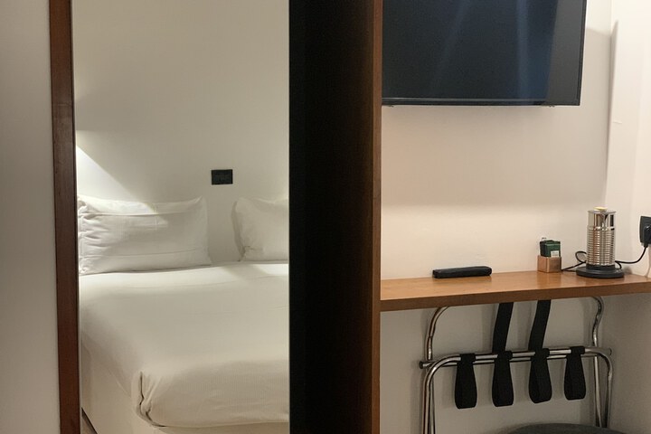 Room 37 of 67