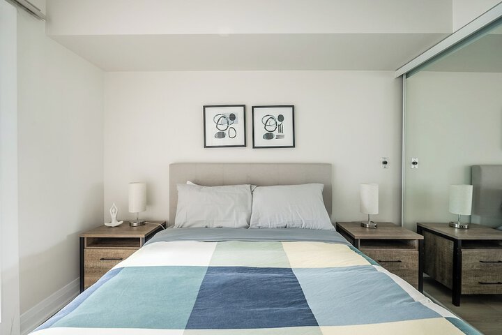 Room 51 of 330
