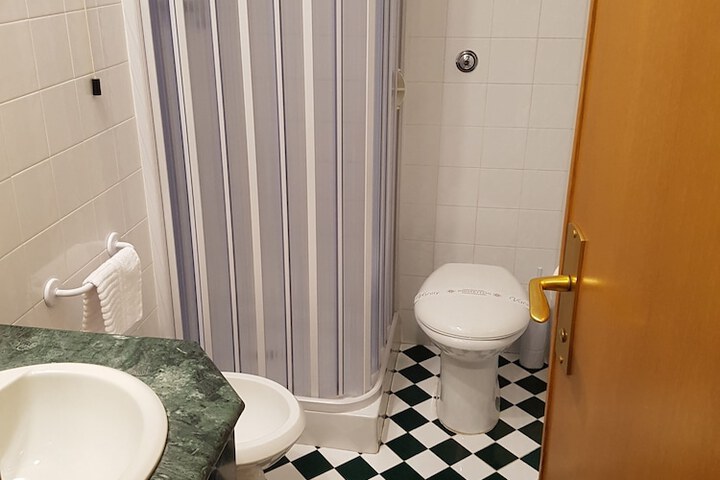 Room 43 of 56