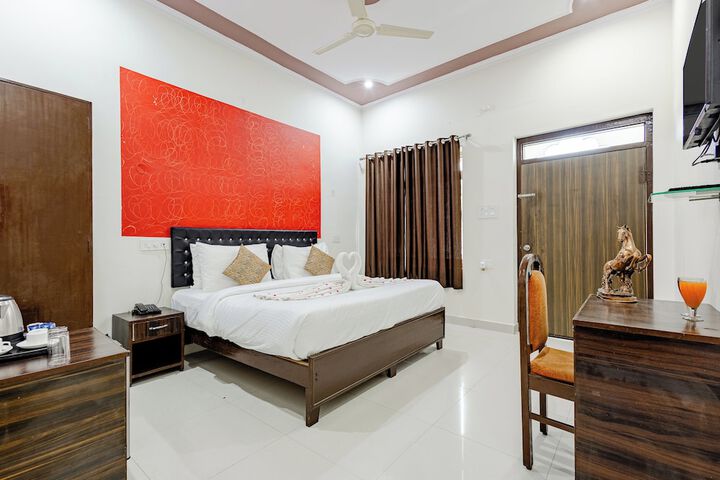 Room 8 of 38
