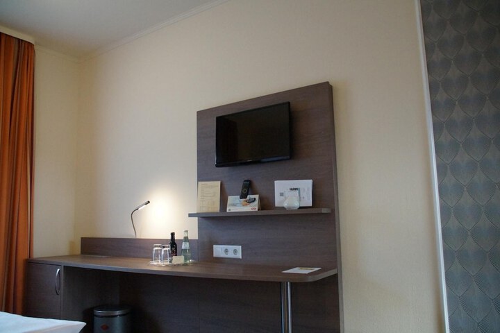 Room 11 of 70