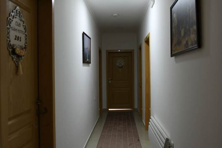 Ballroom/Hall 25 of 31