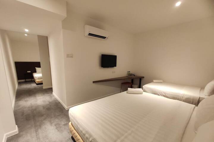 Room 15 of 31