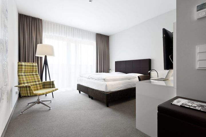 Room 3 of 53