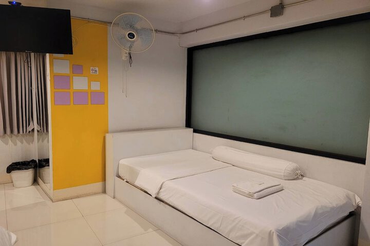 Room 43 of 77
