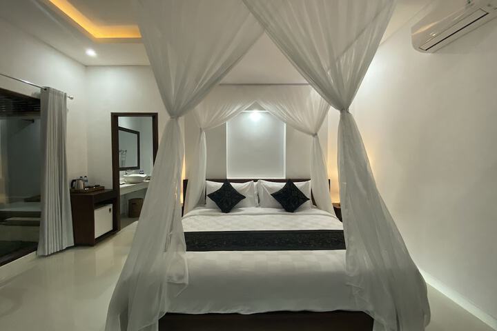 Room 4 of 31