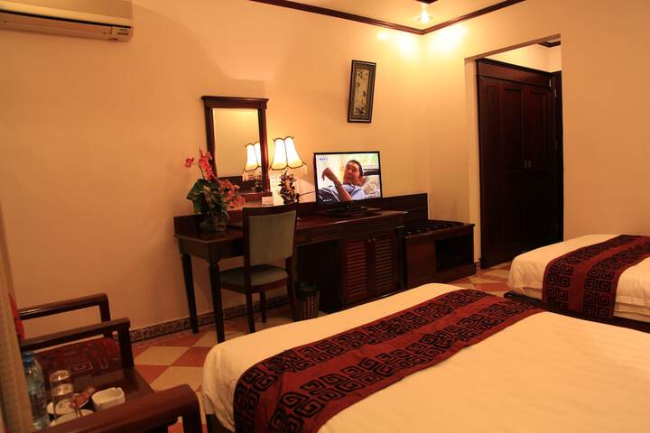Room 8 of 25