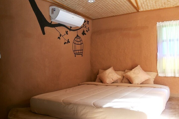 Room 4 of 27