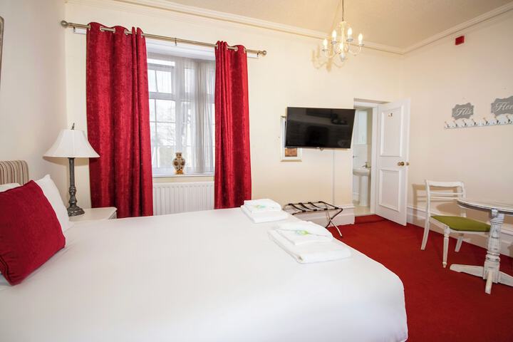 Room 27 of 148